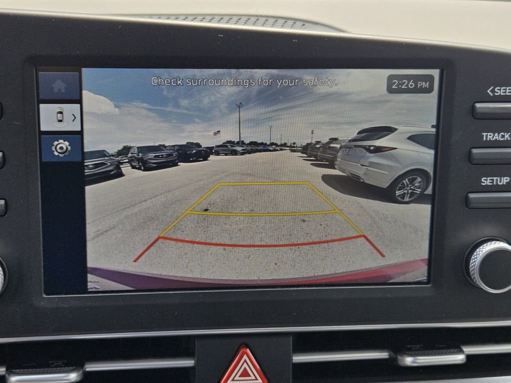 Certified 2025 Hyundai Elantra SE FWD image 19