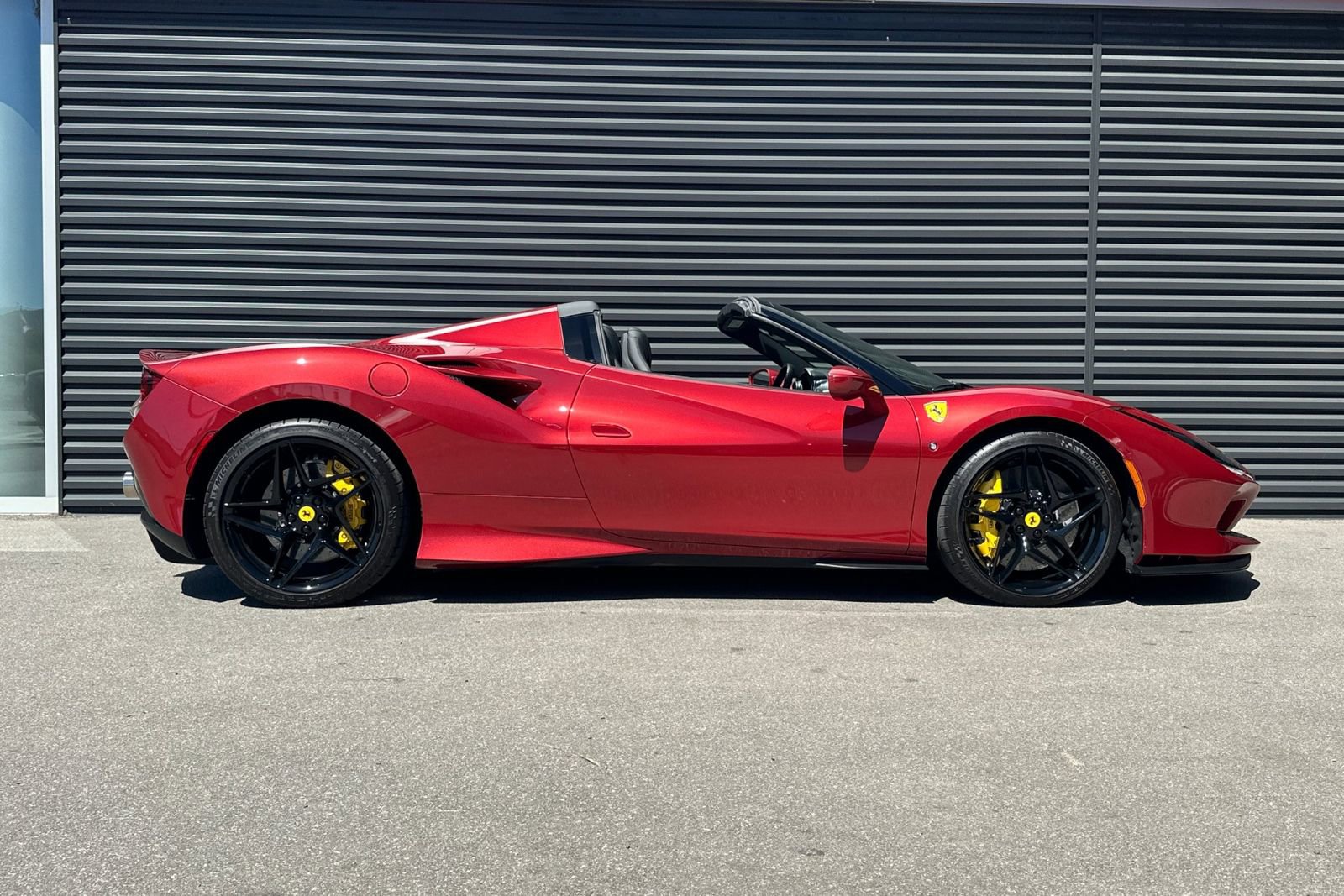 Used 2022 Ferrari F8 Tributo image 9