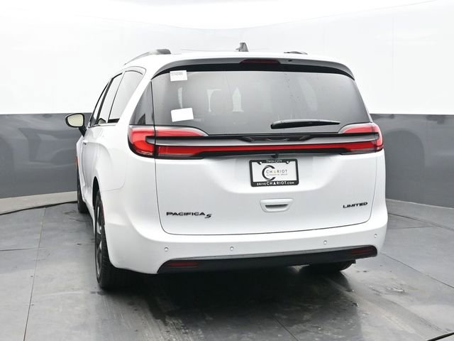 New 2027 Chrysler Pacifica Limited FWD image 4