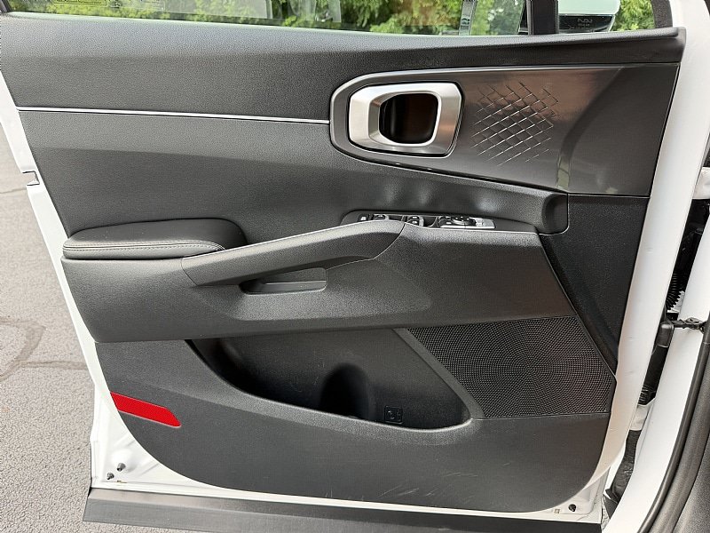 Used 2025 Kia Sorento S w/ Panoramic Sunroof Package FWD image 27