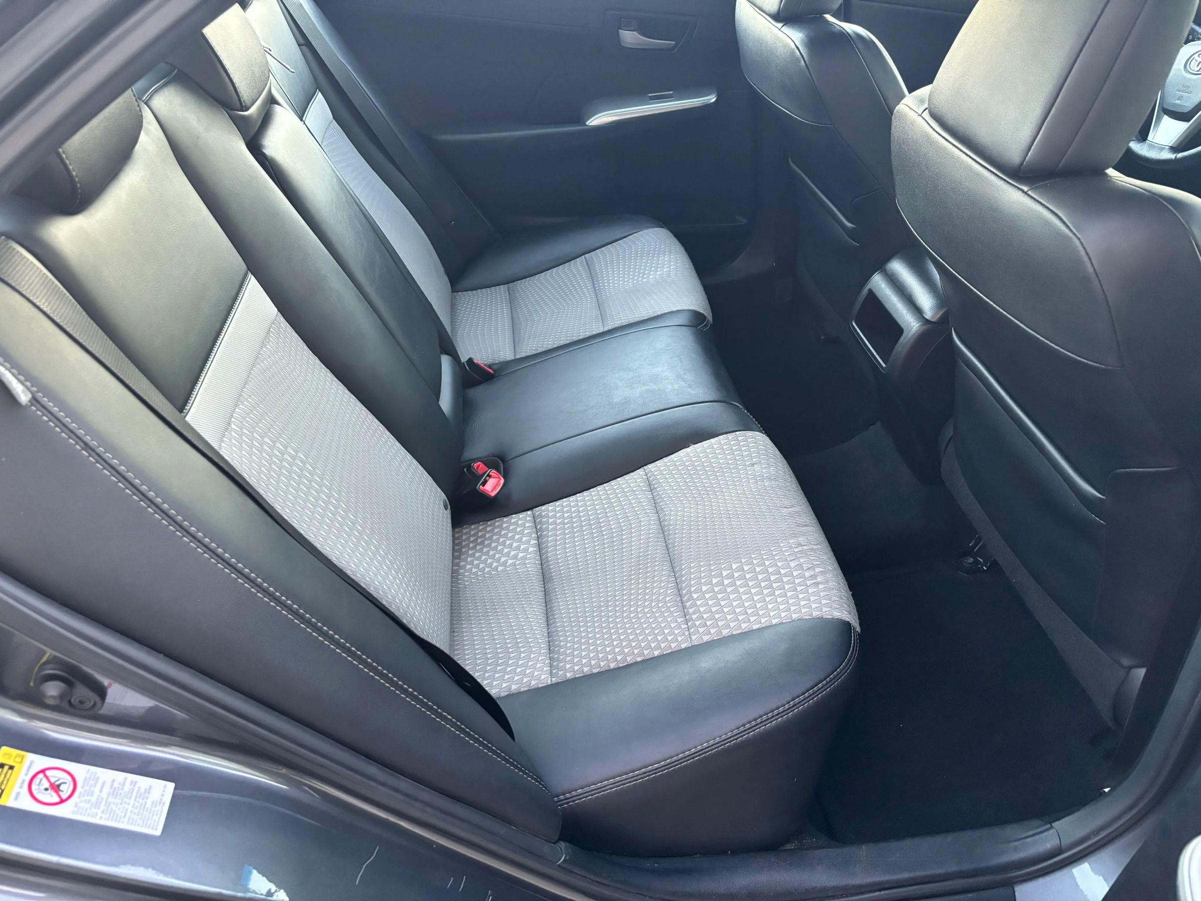 Used 2012 Toyota Camry SE image 12