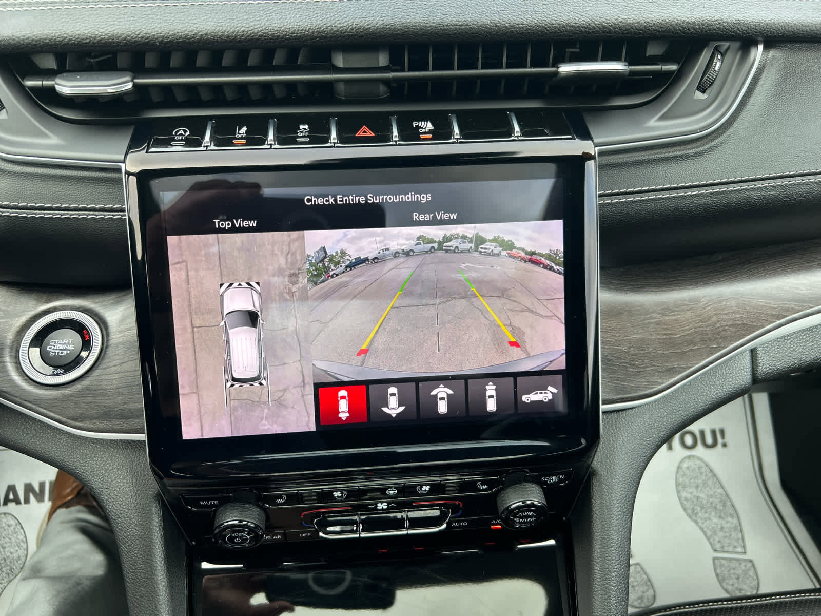 Used 2023 Jeep Grand Cherokee Limited w/ Luxury Tech Group II image 17