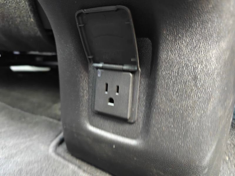 Used 2022 Chevrolet Equinox RS w/ RS Leather Package image 26