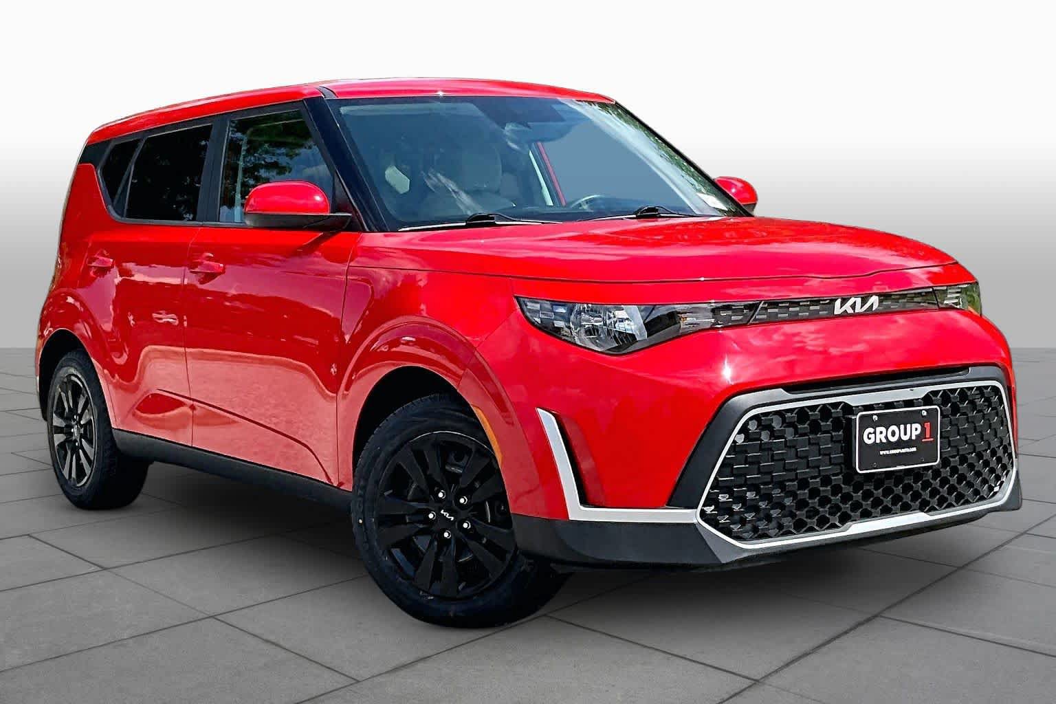 Used 2023 Kia Soul LX FWD image 3
