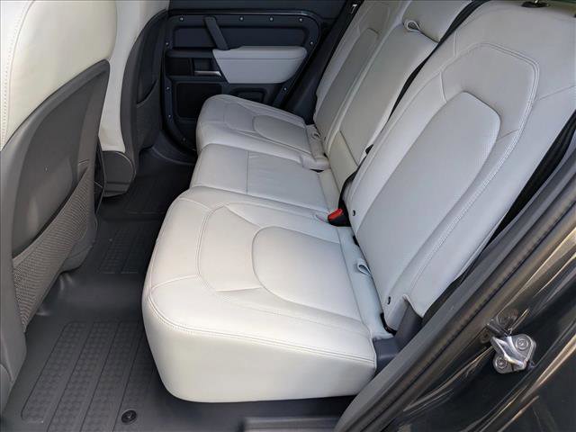 New 2026 Land Rover Defender 110 X-Dynamic SE image 15