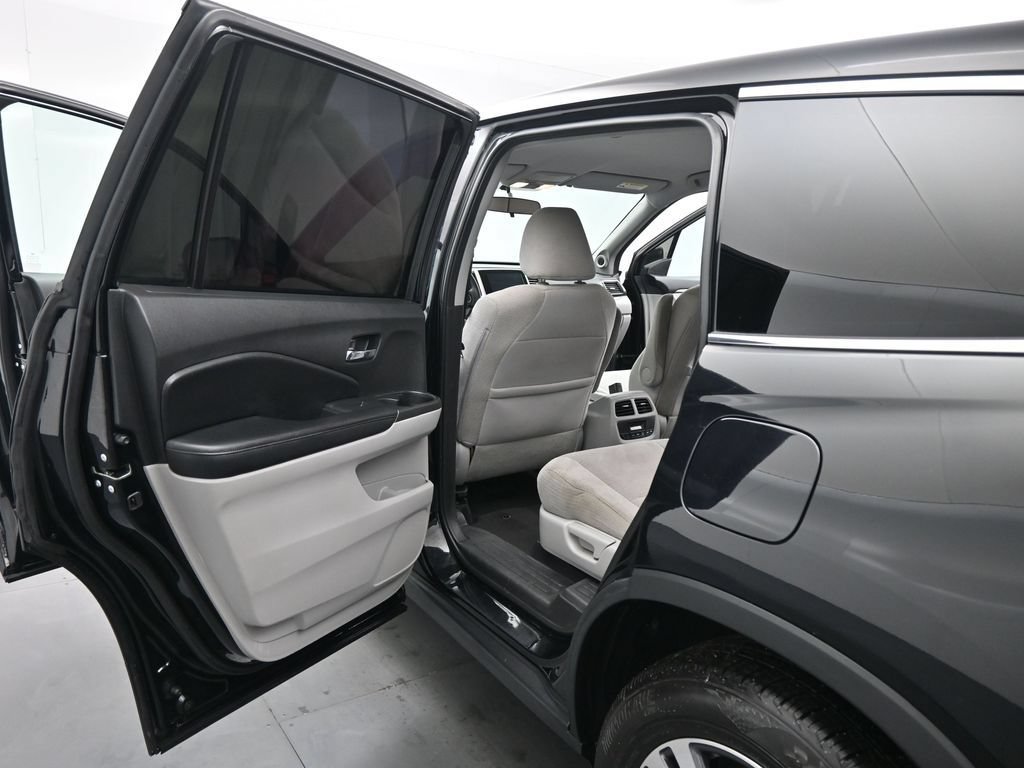 Used 2017 Honda Pilot EX image 14