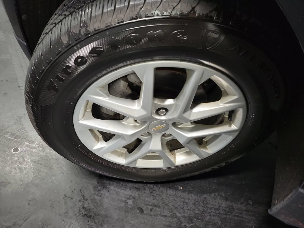 Used 2023 Chevrolet Equinox LT w/ LPO, Floor Liner Package AWD/4WD image 13