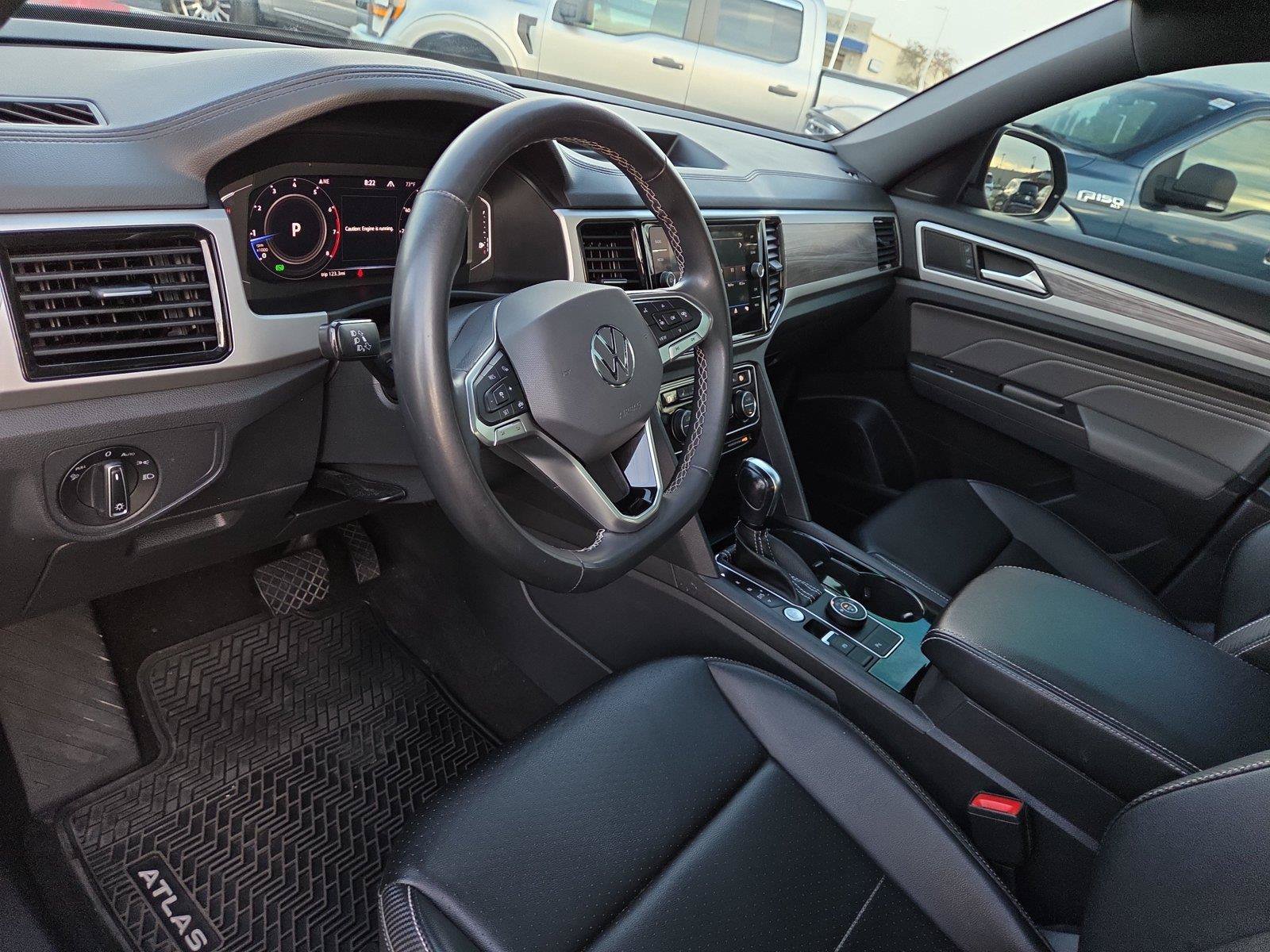 Used 2022 Volkswagen Atlas Cross Sport SE w/ Panoramic Sunroof Package AWD/4WD image 22