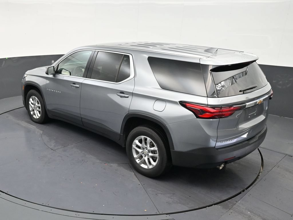 Used 2023 Chevrolet Traverse LS FWD image 14