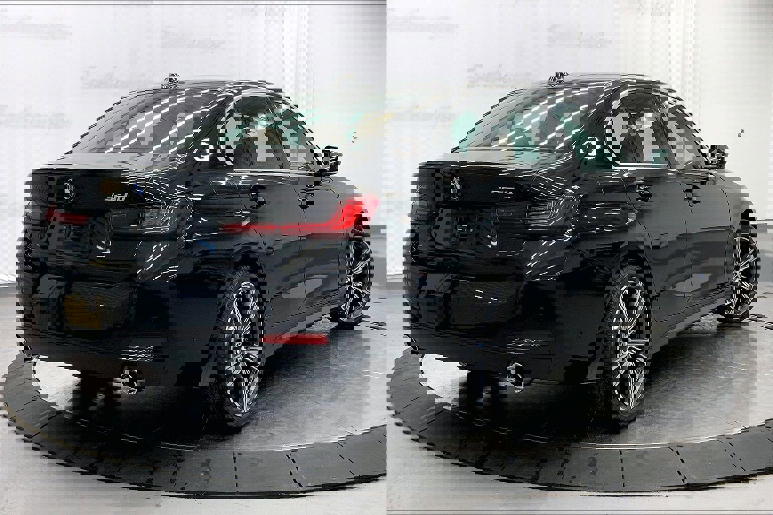 Used 2024 BMW 330i xDrive Sedan w/ Convenience Package image 15