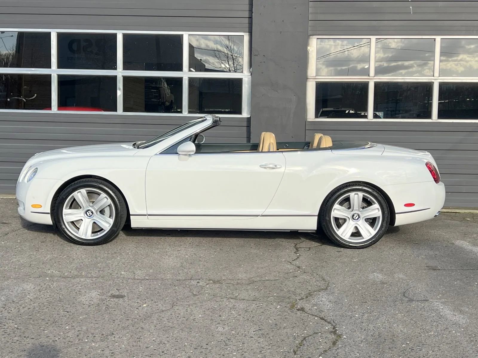 Used 2007 Bentley Continental GTC image 2