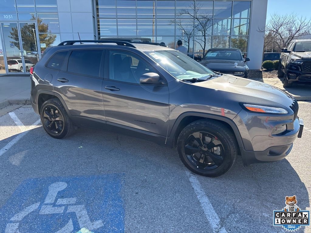 Used 2018 Jeep Cherokee Latitude w/ Altitude Package image 32
