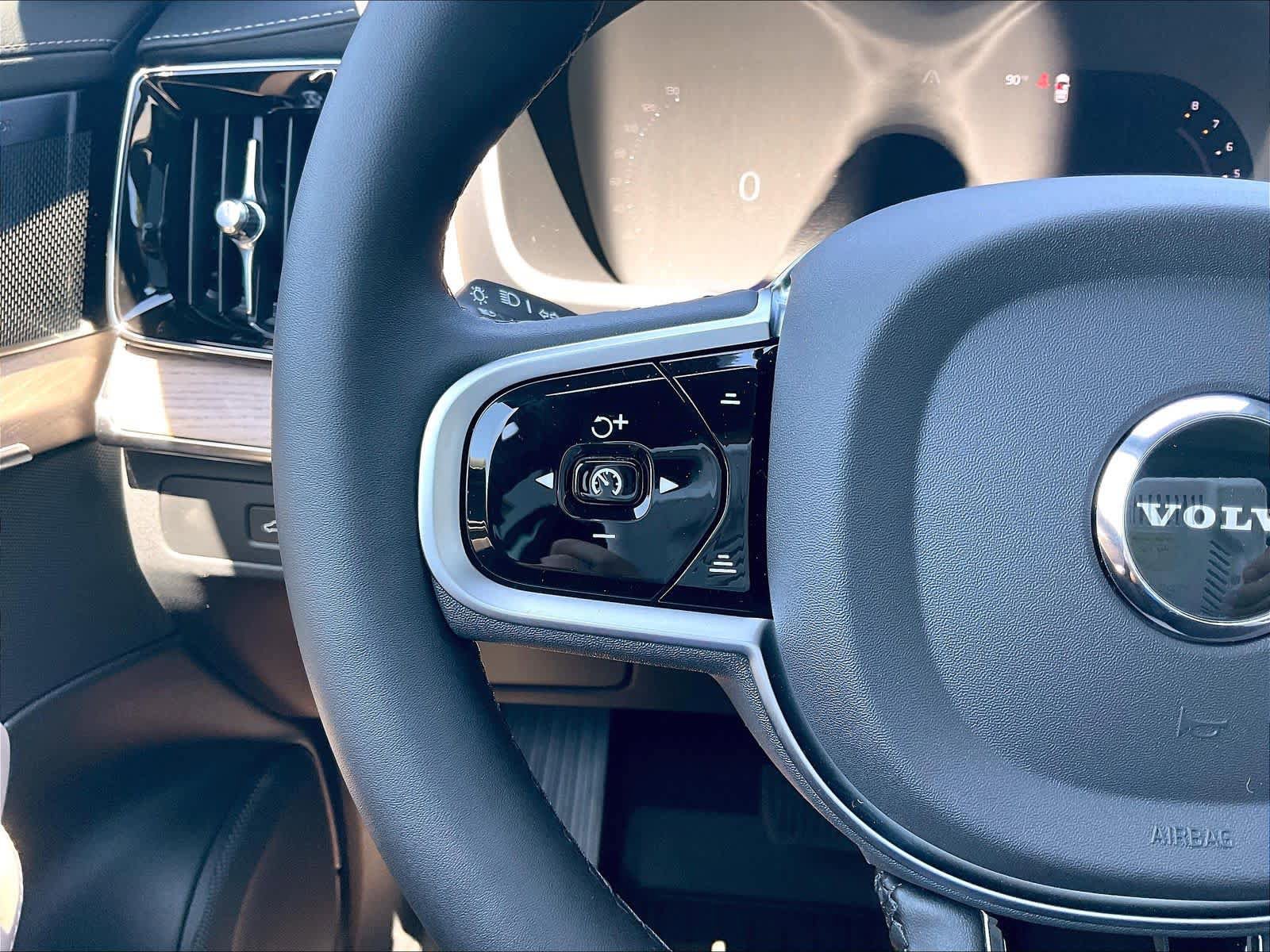 New 2026 Volvo XC90 B6 Ultra AWD/4WD image 17