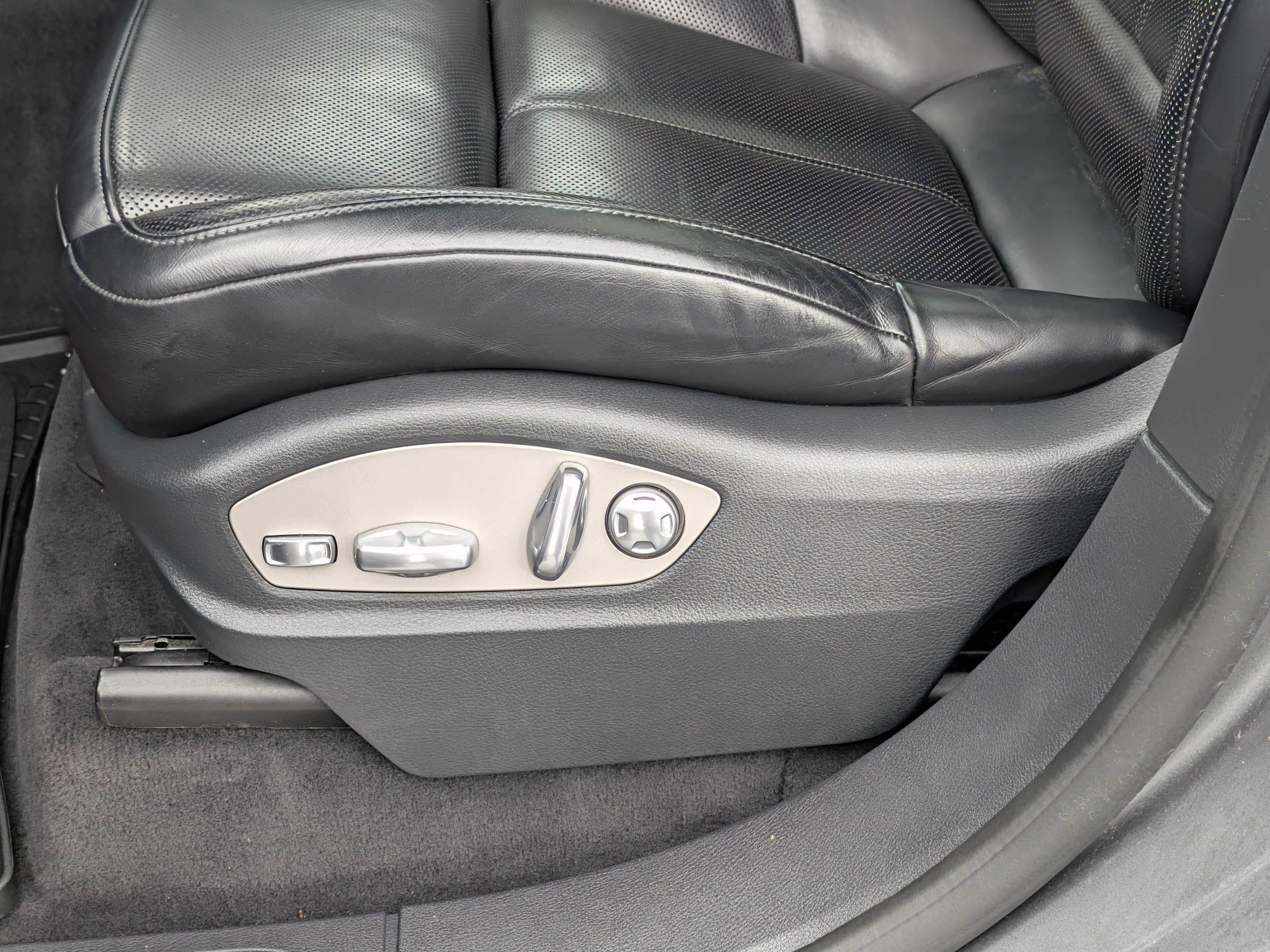 Used 2017 Porsche Cayenne S AWD/4WD image 14