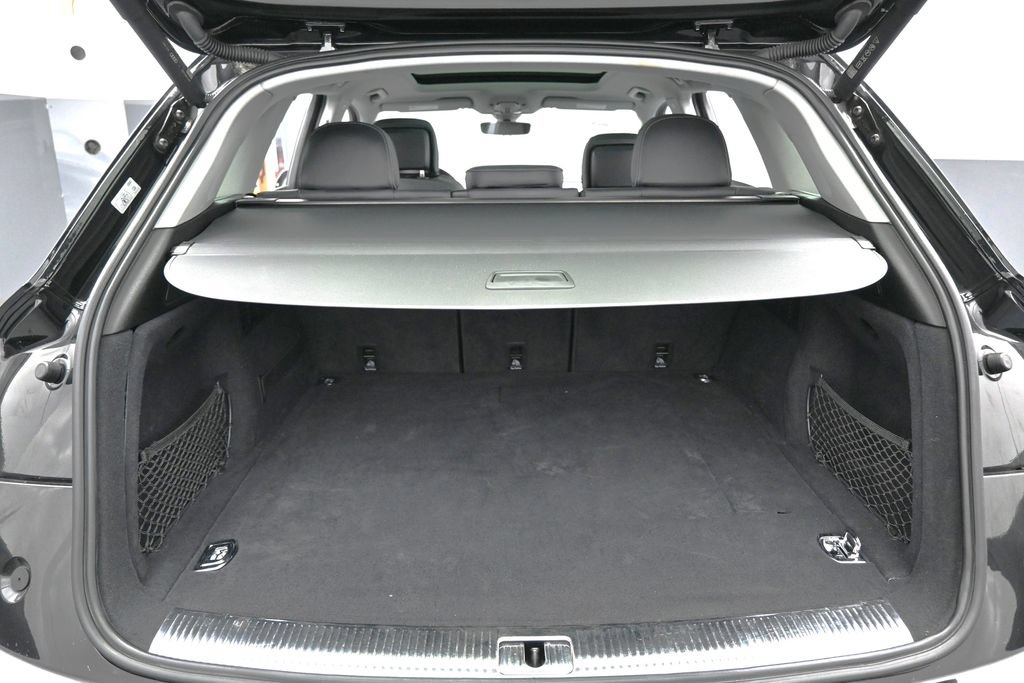 Used 2023 Audi Q5 e Premium Plus AWD/4WD image 40
