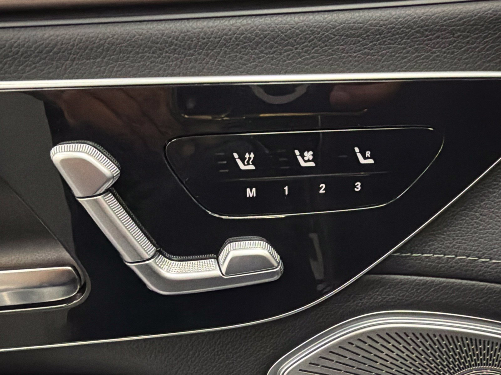 Used 2024 Mercedes-Benz EQS 450+ SUV image 23