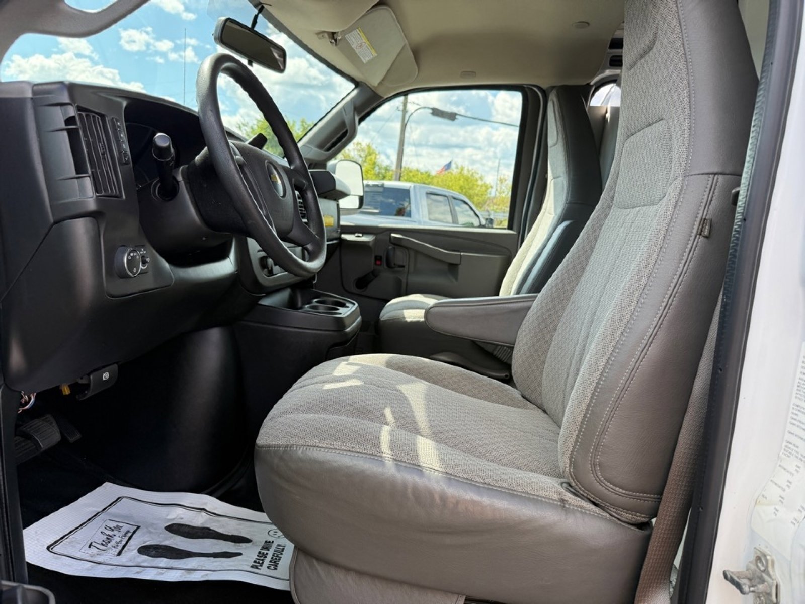 Used 2018 Chevrolet Express 2500 image 10