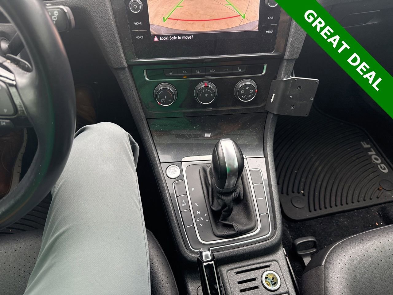 Used 2019 Volkswagen Golf SE image 24