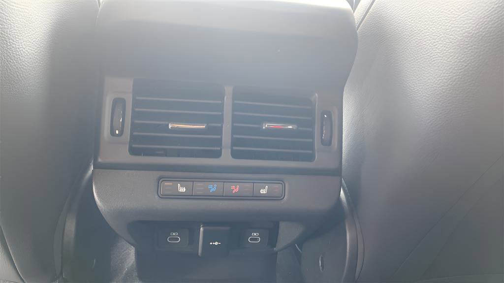 Used 2024 Land Rover Range Rover Evoque Dynamic SE image 10