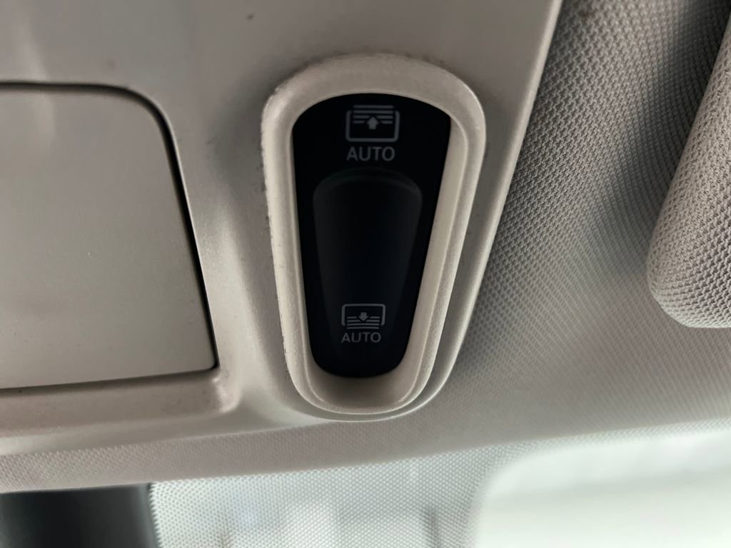 Used 2024 Chrysler Pacifica Limited image 75