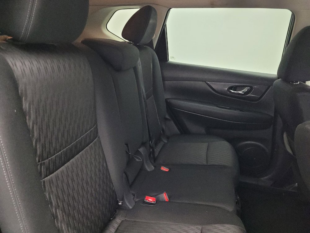 Used 2019 Nissan Rogue SV image 19