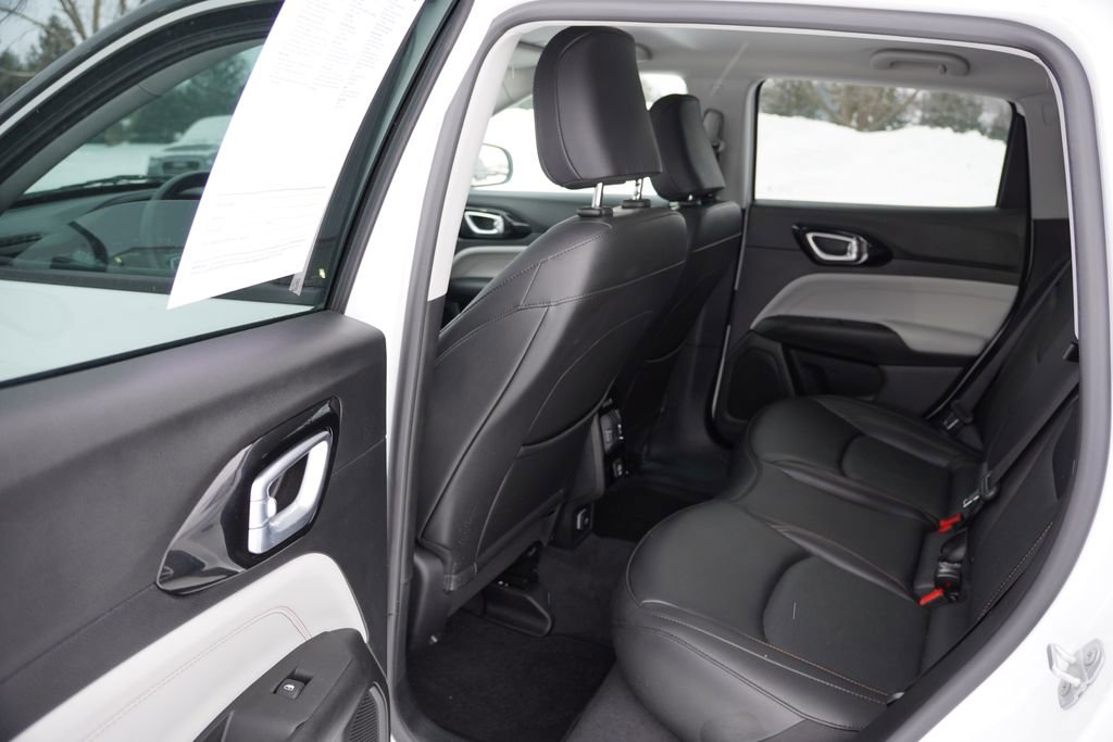 Certified 2022 Jeep Compass Limited image 17