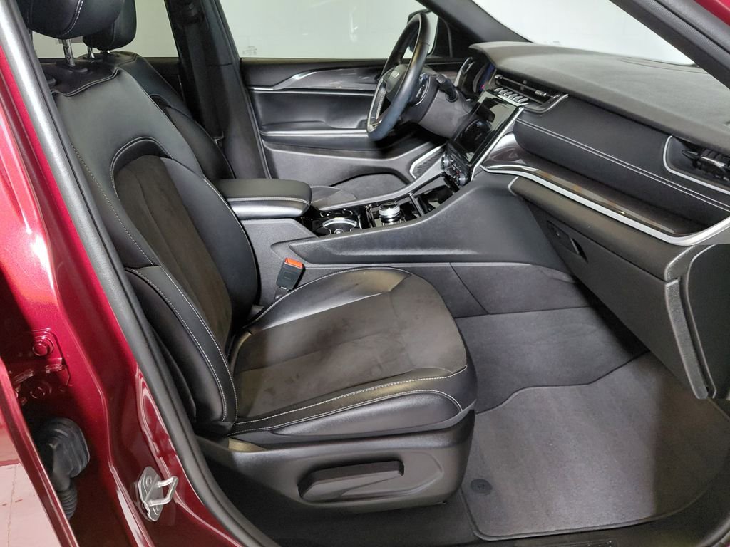 Used 2022 Jeep Grand Cherokee Altitude image 18