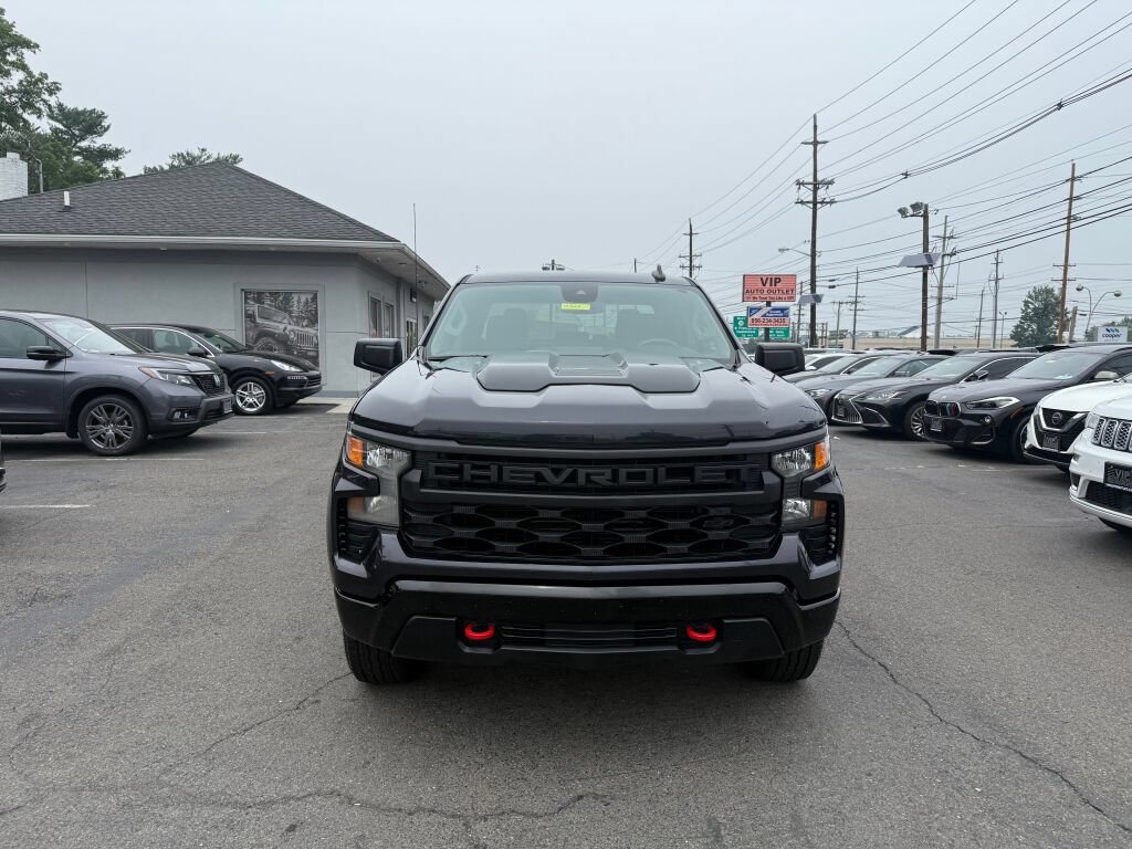 Used 2024 Chevrolet Silverado 1500 Custom Trail Boss w/ LPO, Dark Essentials Package AWD/4WD image 2