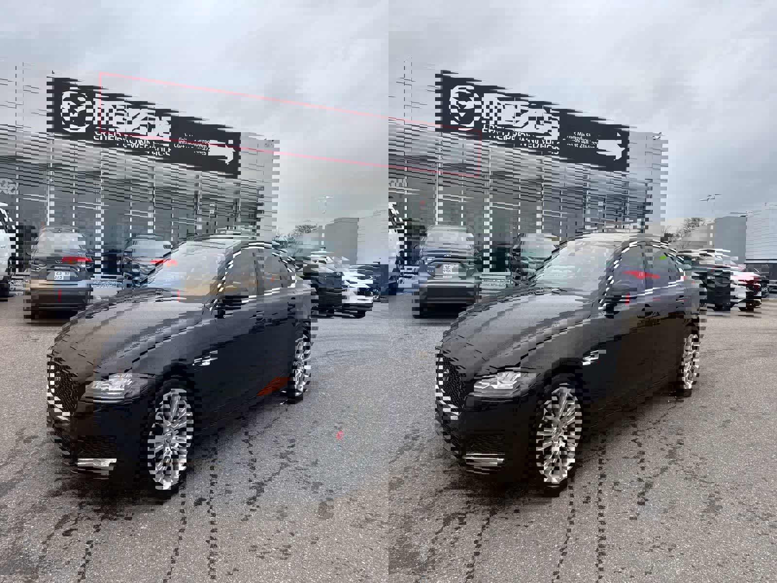 Used 2020 Jaguar XF Prestige image 1