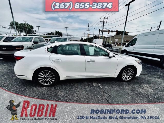 Used 2017 Kia Cadenza Premium w/ Luxury Package FWD image 9