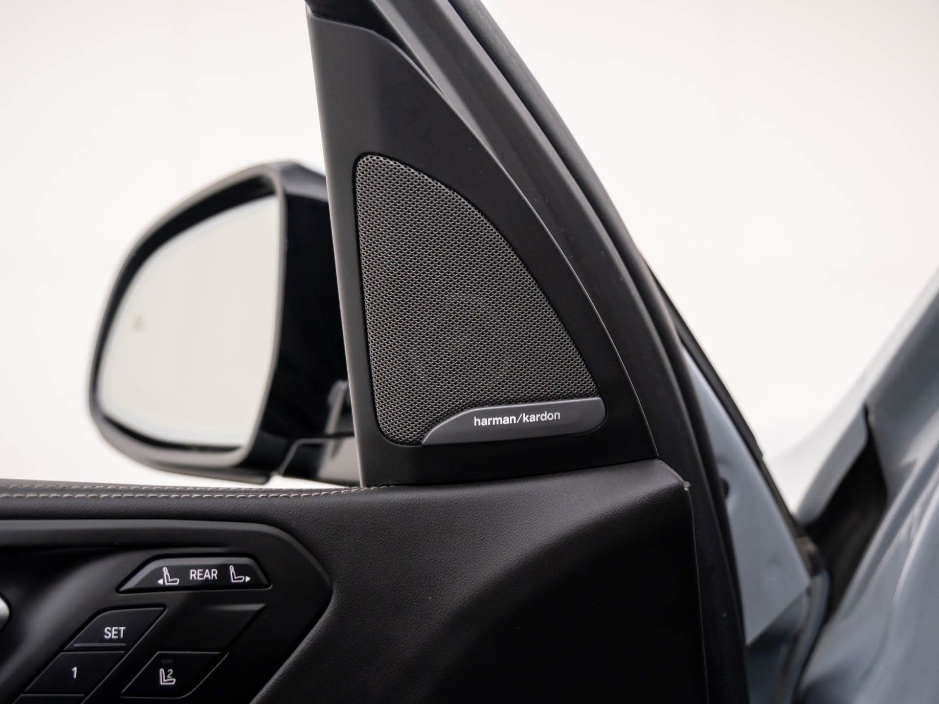 Used 2023 BMW X7 xDrive40i w/ M Sport Package image 17