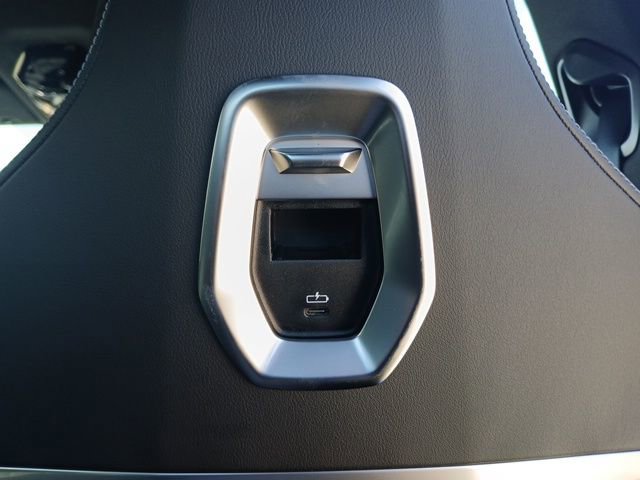 New 2025 BMW 740i w/ Executive Package image 15