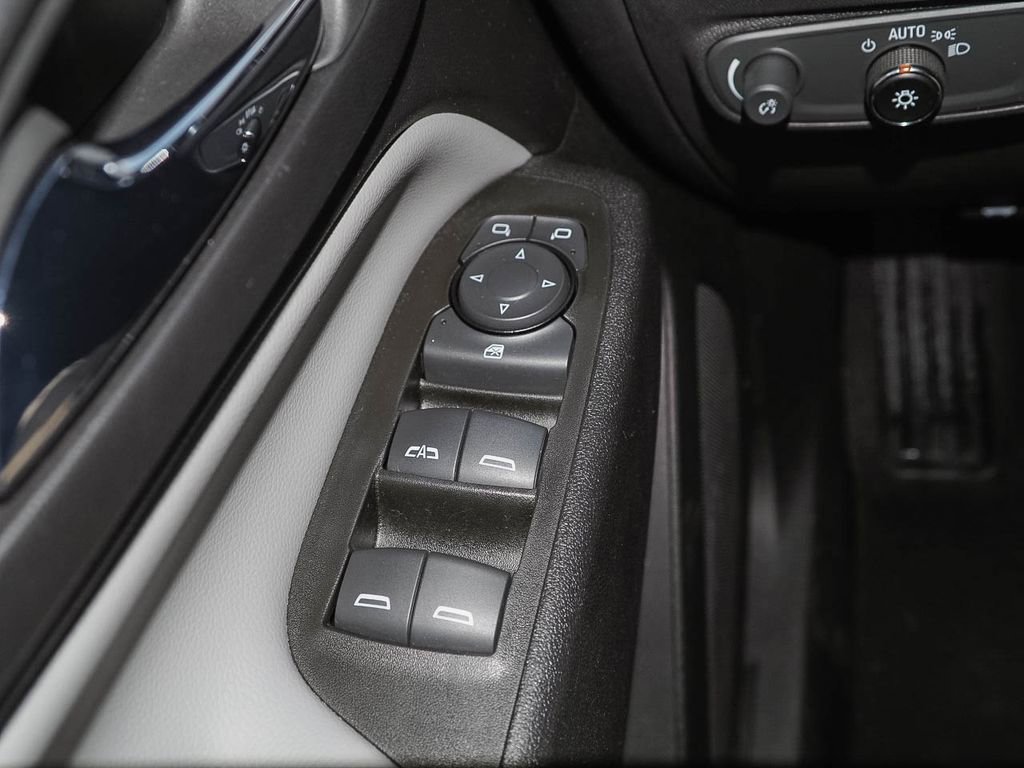 Certified 2022 Chevrolet Equinox LS w/ LS Convenience Package image 25