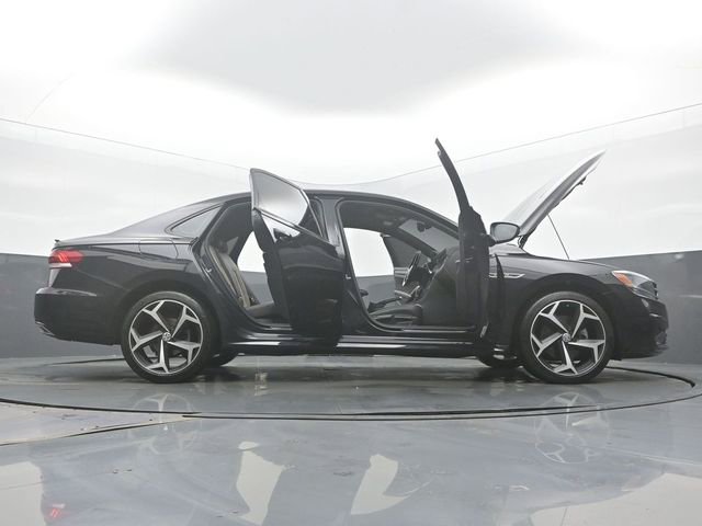 Used 2021 Volkswagen Passat 2.0T R-Line image 61