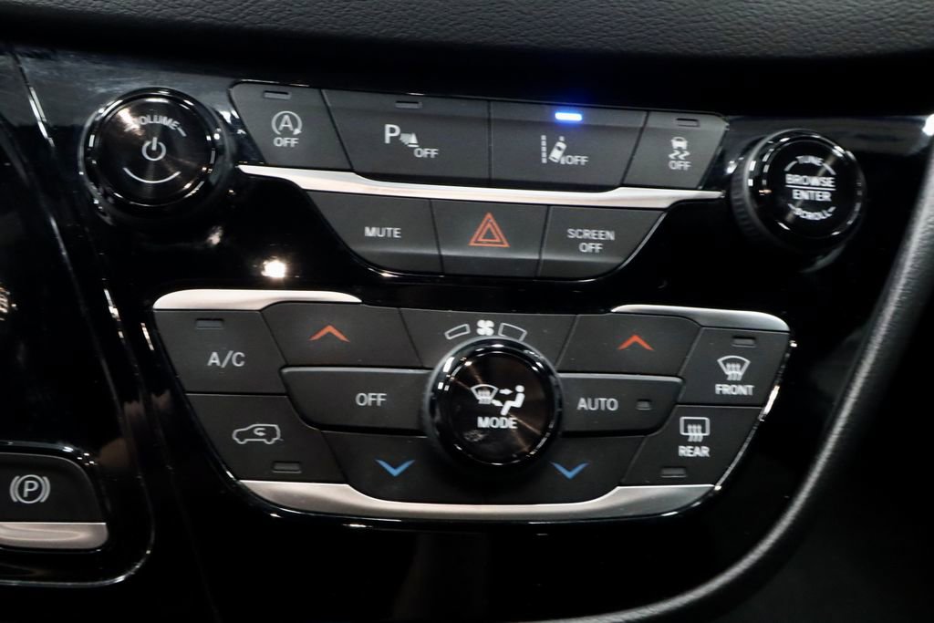 Used 2025 Chrysler Pacifica Select FWD image 32