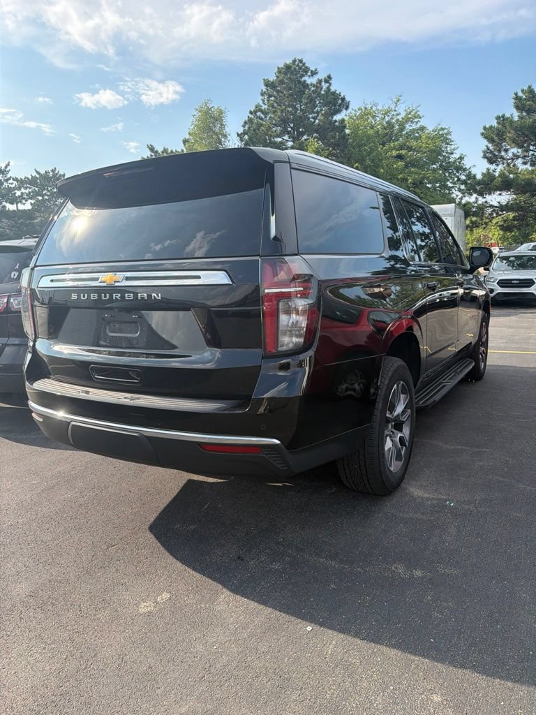 Used 2024 Chevrolet Suburban LS AWD/4WD image 5