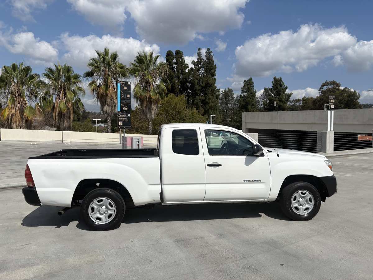 Used 2015 Toyota Tacoma 2WD Access Cab image 32