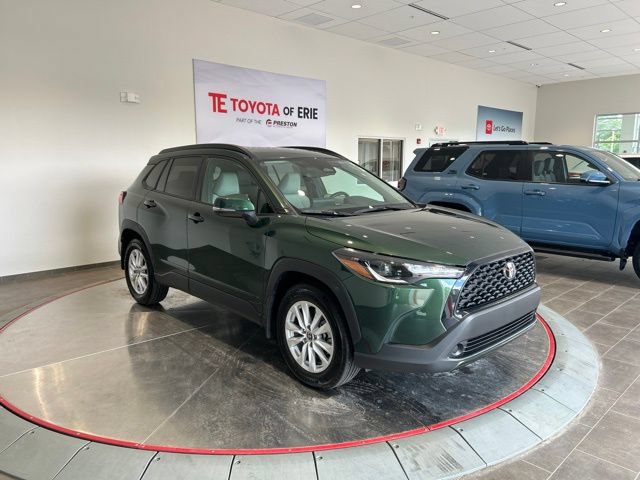 Used 2023 Toyota Corolla Cross LE w/ Moonroof Package