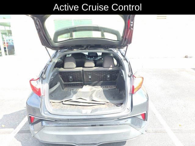 Used 2018 Toyota C-HR XLE FWD image 9