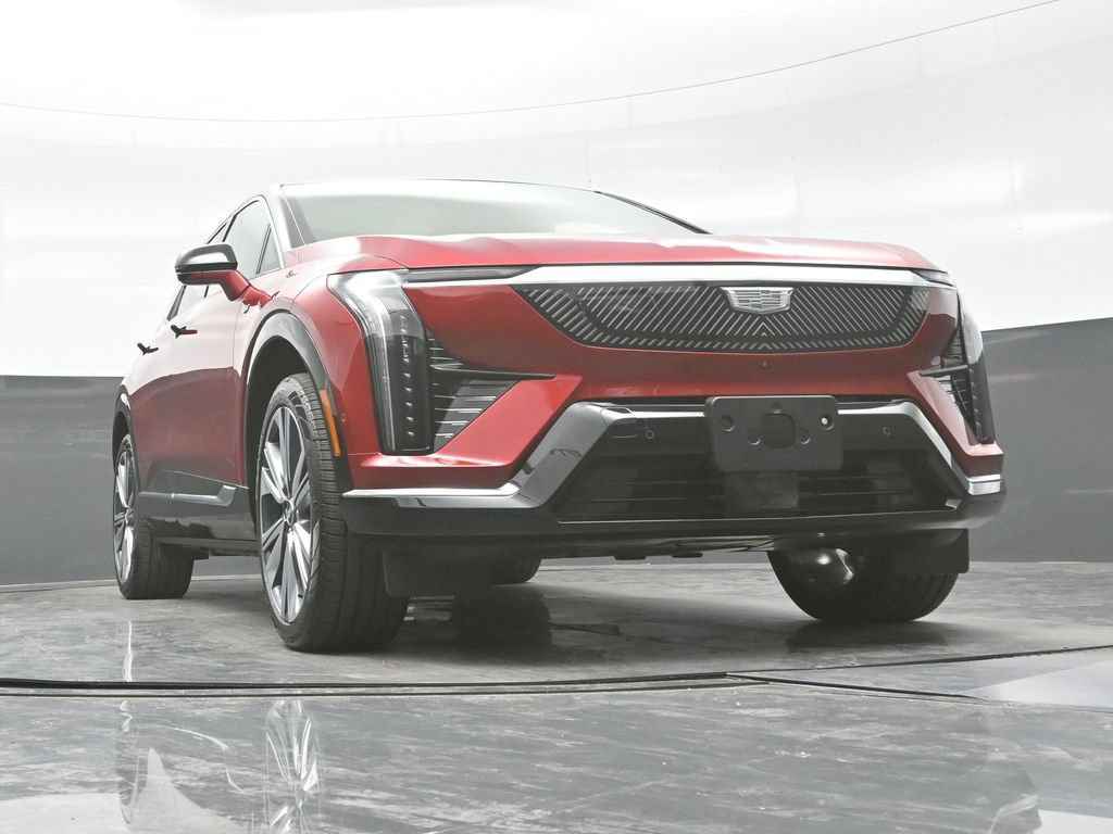 New 2027 Cadillac Optiq Premium Luxury w/ LPO, Floor Liner Package AWD/4WD image 23