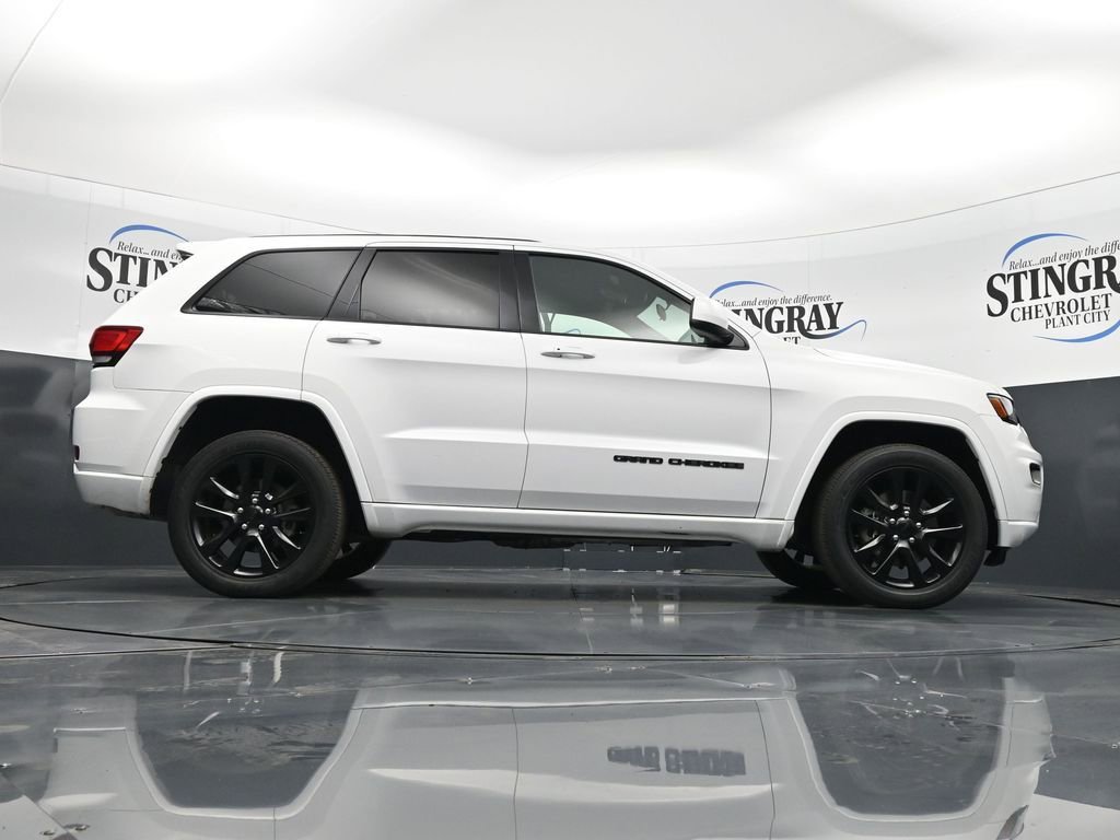 Used 2021 Jeep Grand Cherokee Laredo X image 24