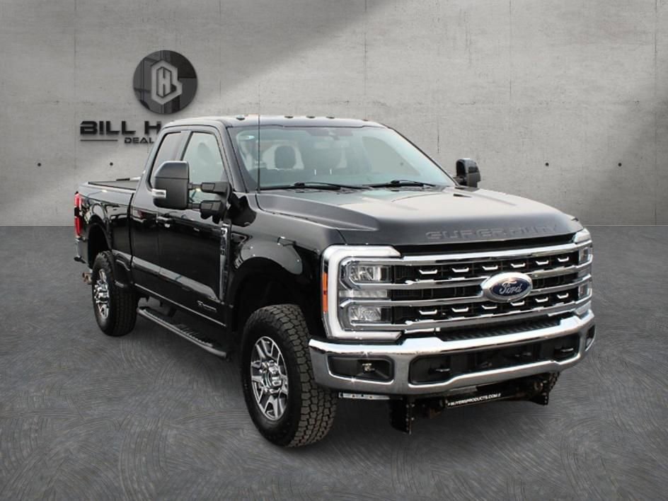 Used 2023 Ford F350 Lariat w/ FX4 Off-Road Package image 3