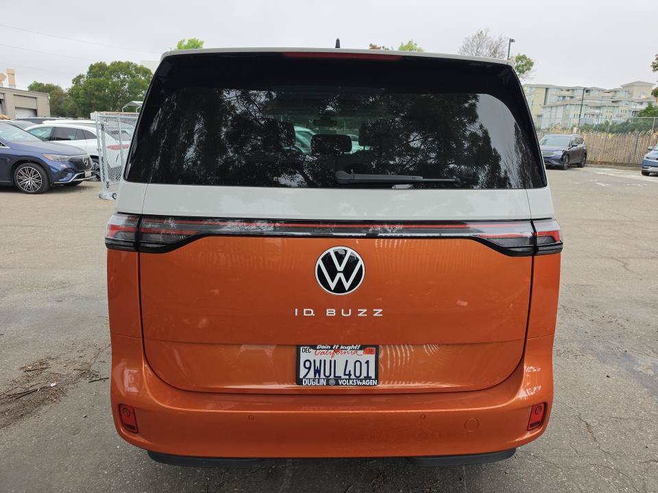 Certified 2025 Volkswagen ID. Buzz Pro S Plus RWD image 5