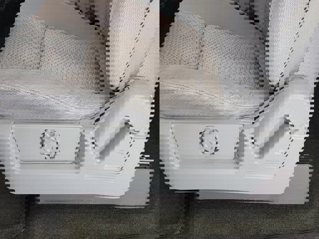 Used 2011 Ford F150 XLT w/ Trailer Tow Pkg RWD image 16