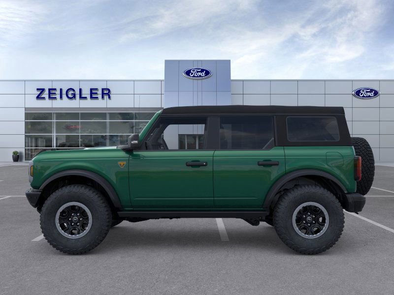 New 2025 Ford Bronco Badlands image 3