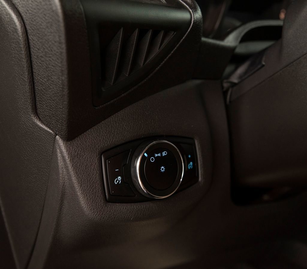 Used 2016 Ford Transit Connect XL image 25