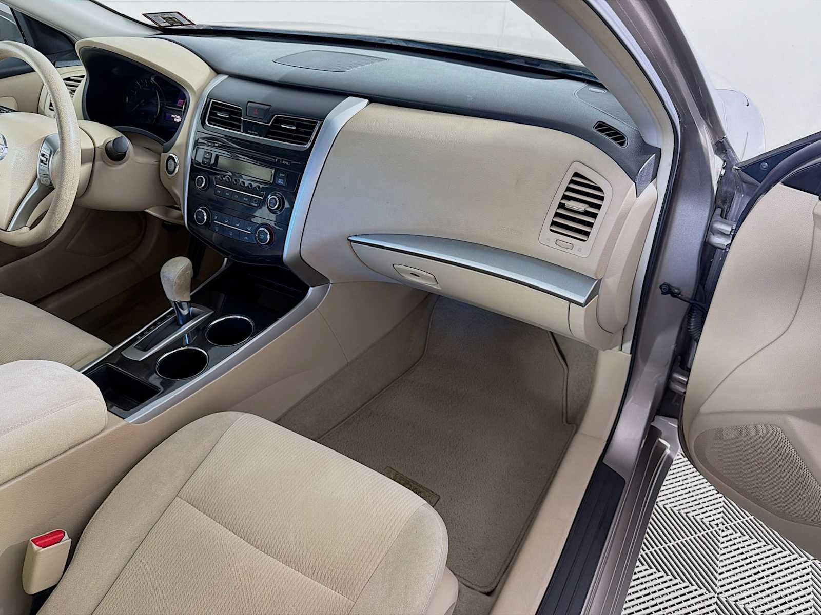 Used 2013 Nissan Altima 2.5 S FWD image 24
