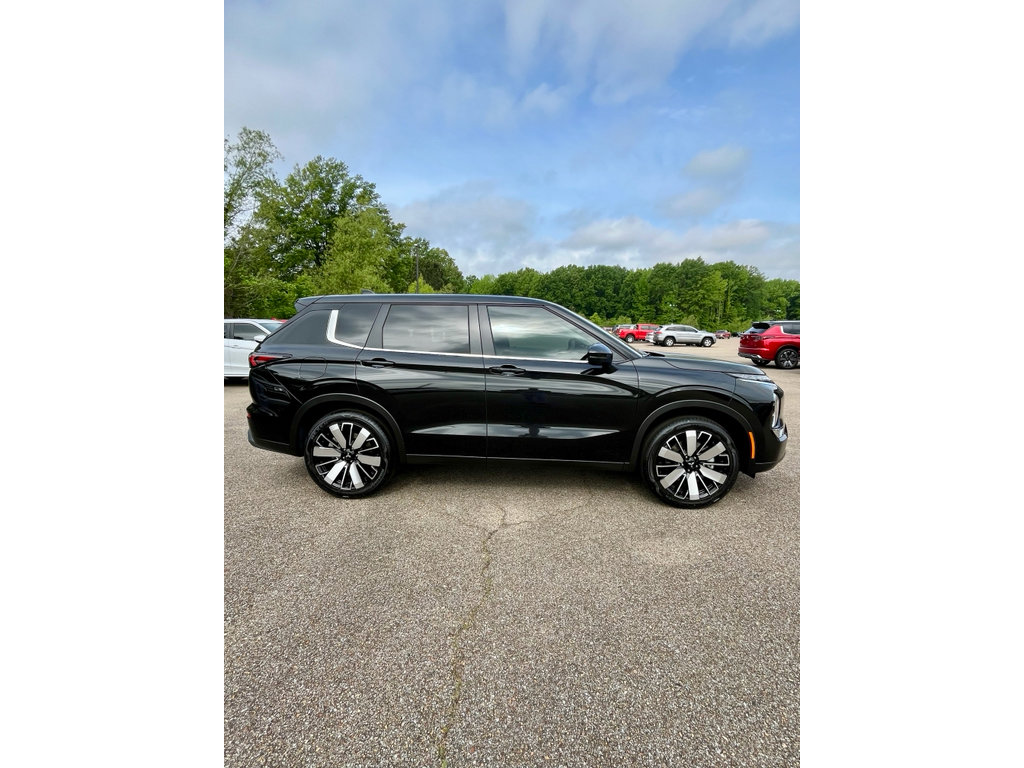 New 2026 Mitsubishi Outlander SE FWD image 4
