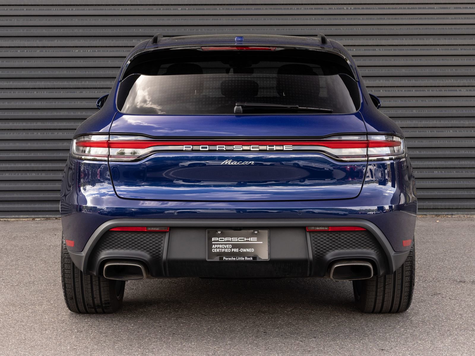 Certified 2025 Porsche Macan image 6