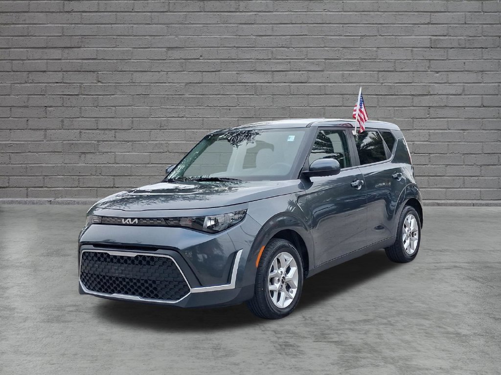 Used 2024 Kia Soul LX w/ Option Group 015 FWD image 3